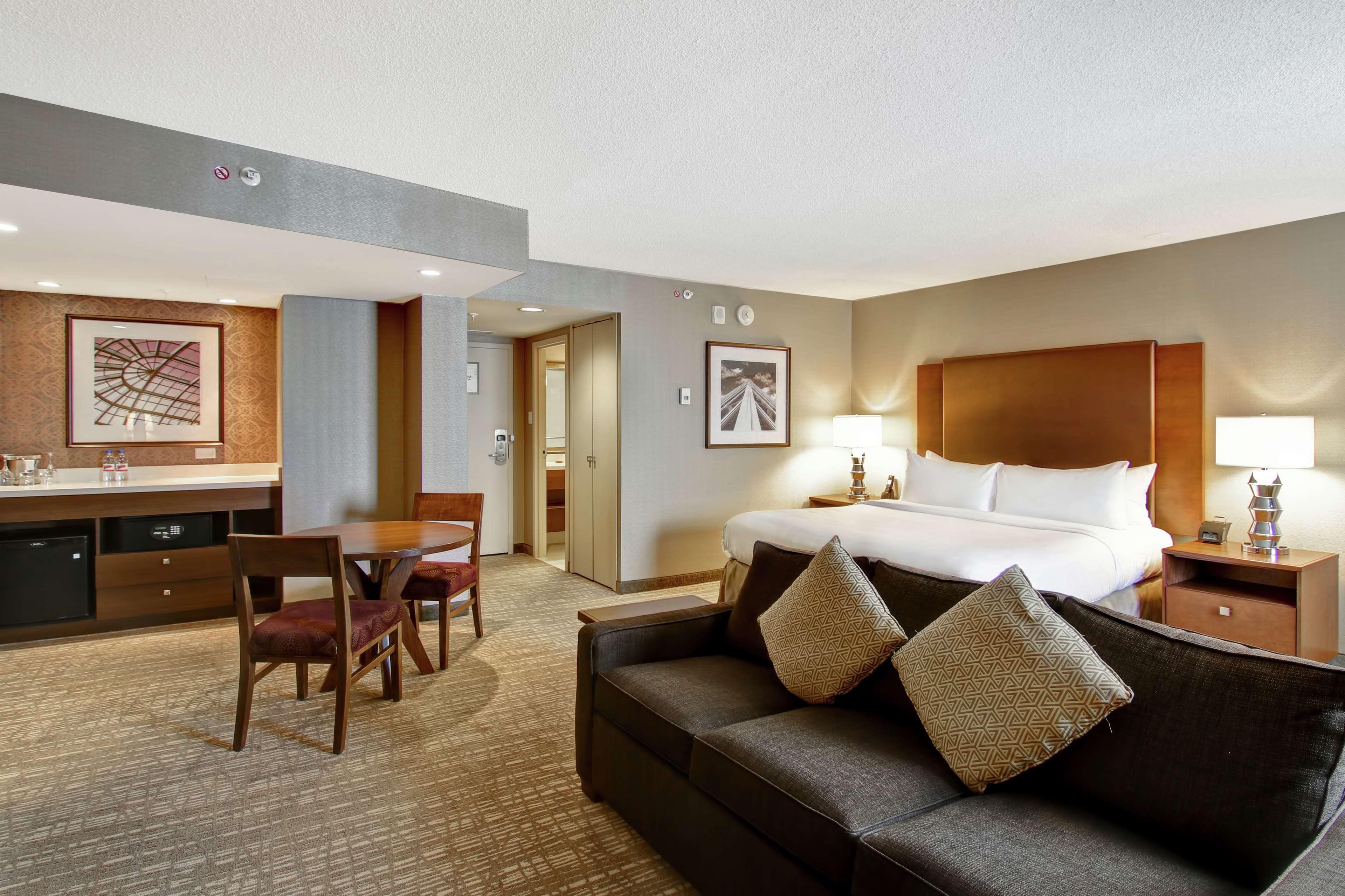 Doubletree By Hilton West Edmonton Hotel Eksteriør billede