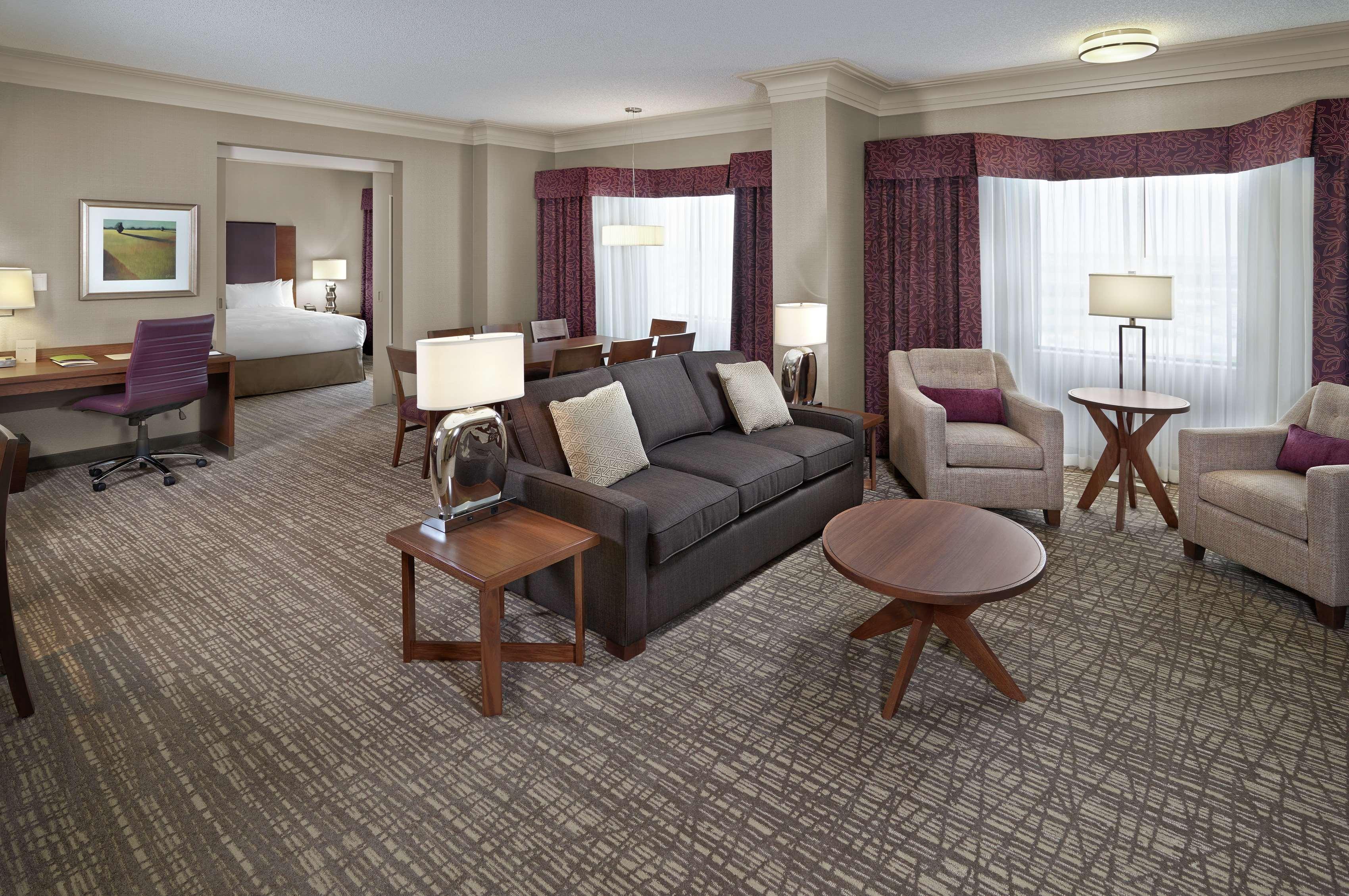 Doubletree By Hilton West Edmonton Hotel Eksteriør billede