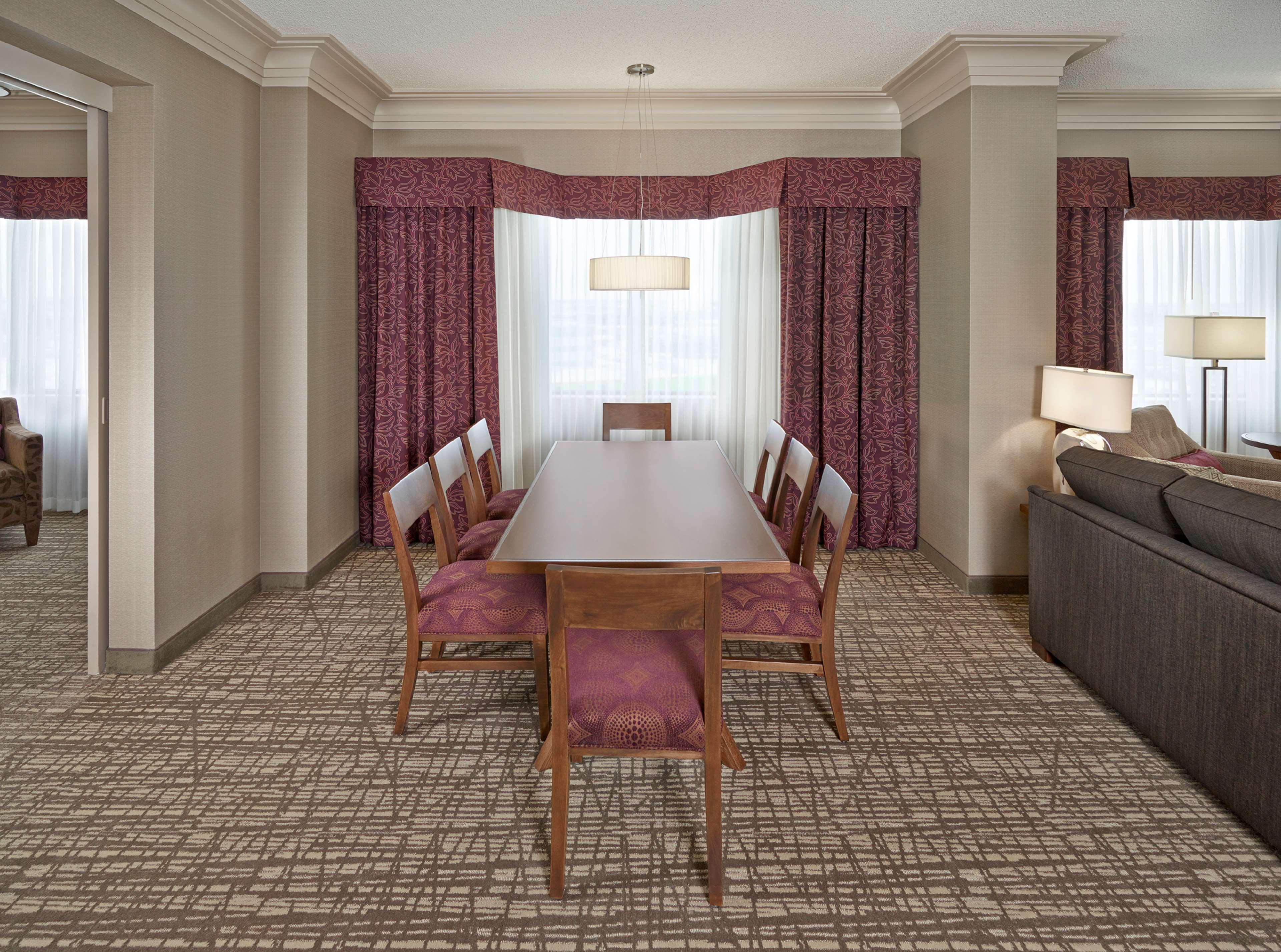 Doubletree By Hilton West Edmonton Hotel Eksteriør billede