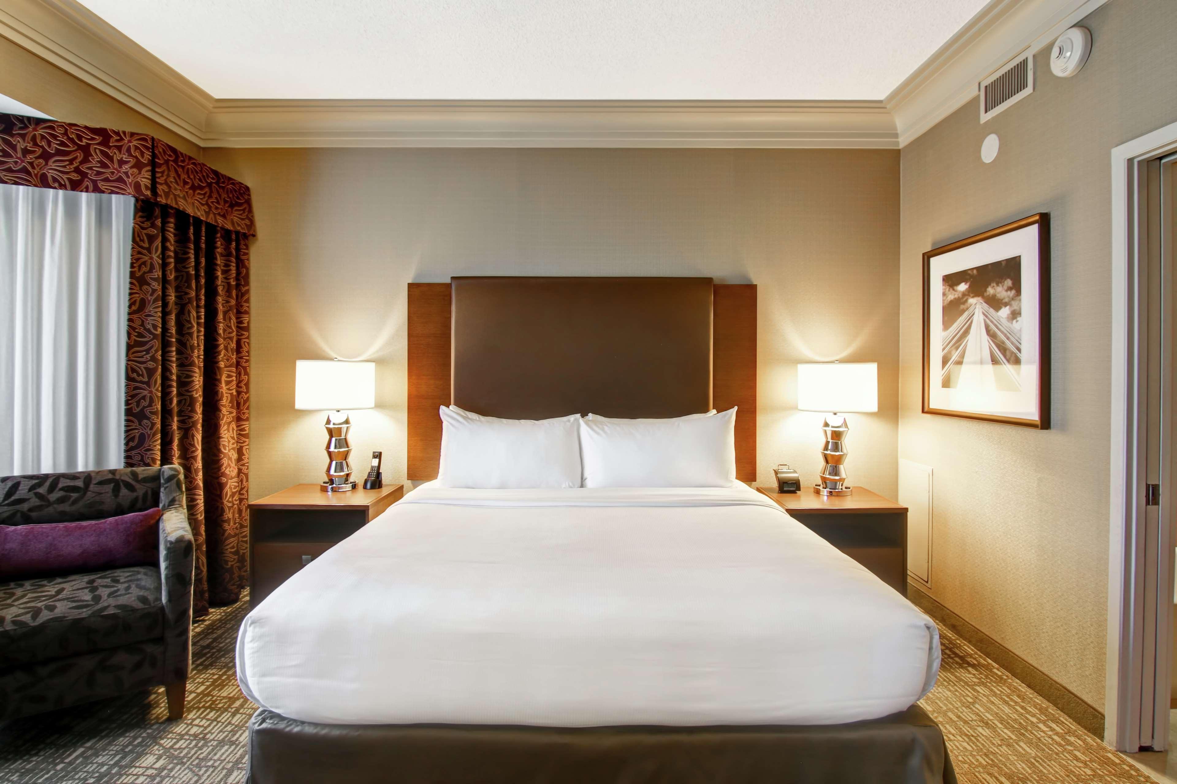 Doubletree By Hilton West Edmonton Hotel Eksteriør billede