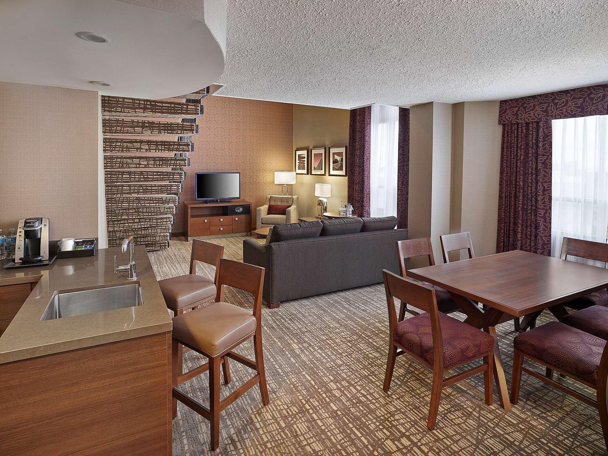 Doubletree By Hilton West Edmonton Hotel Eksteriør billede