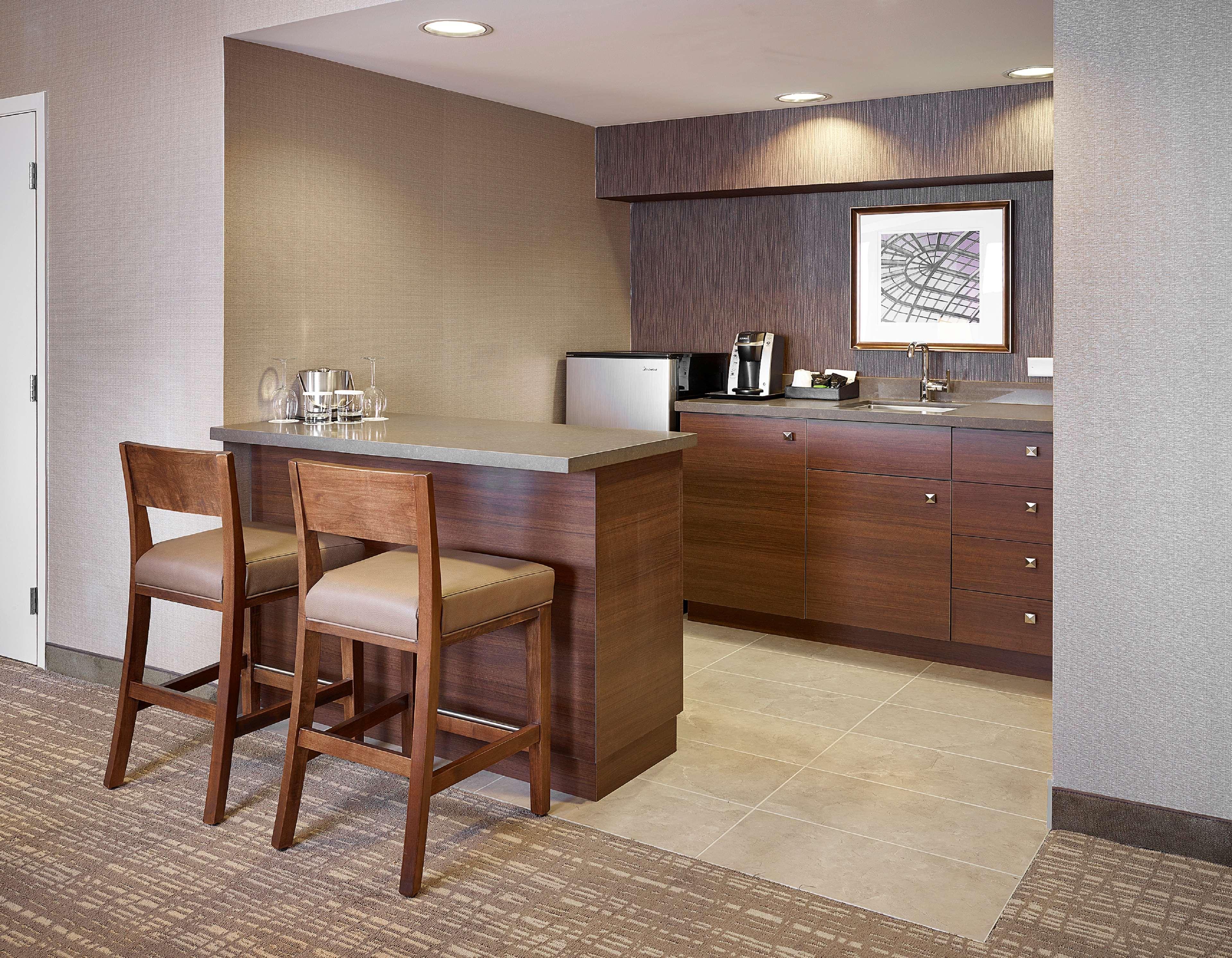 Doubletree By Hilton West Edmonton Hotel Eksteriør billede