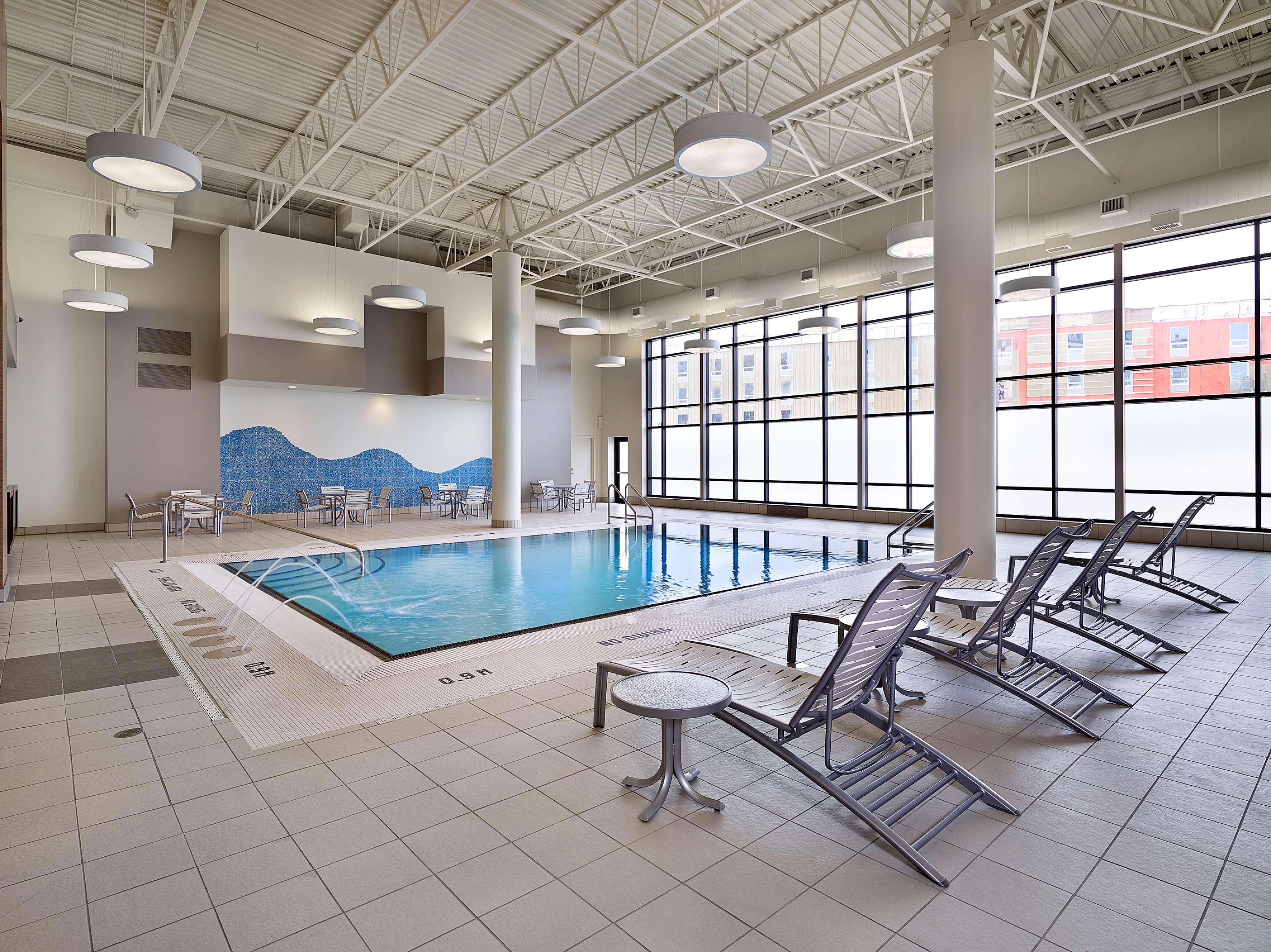 Doubletree By Hilton West Edmonton Hotel Eksteriør billede