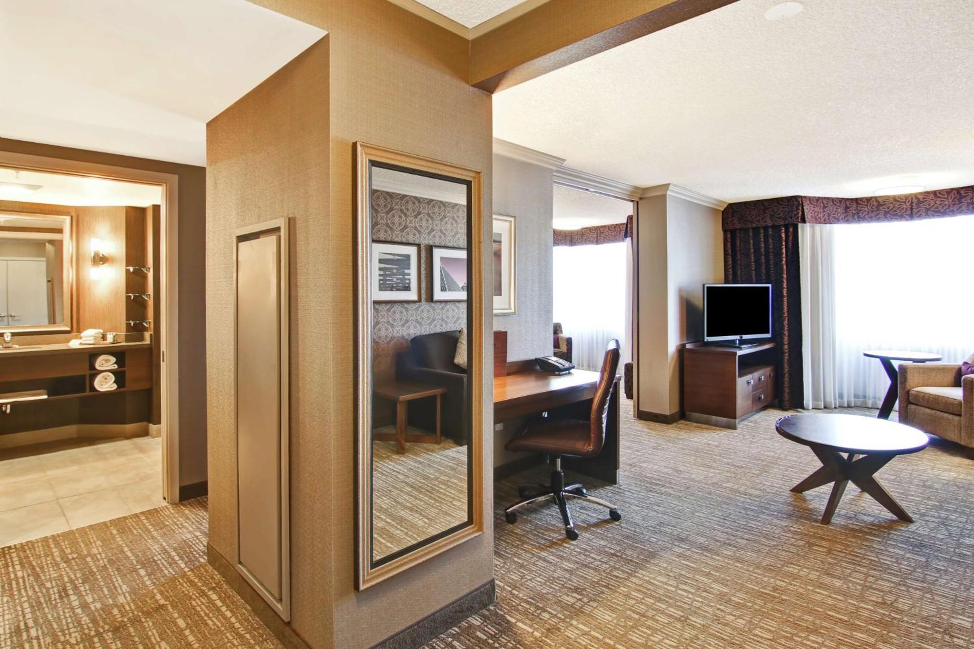 Doubletree By Hilton West Edmonton Hotel Eksteriør billede