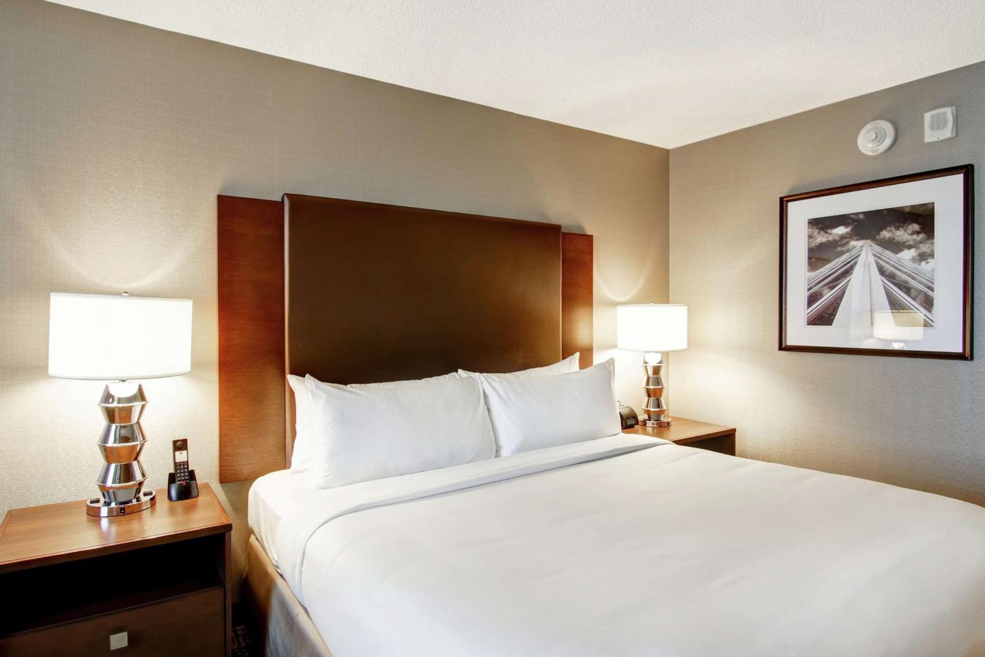 Doubletree By Hilton West Edmonton Hotel Eksteriør billede