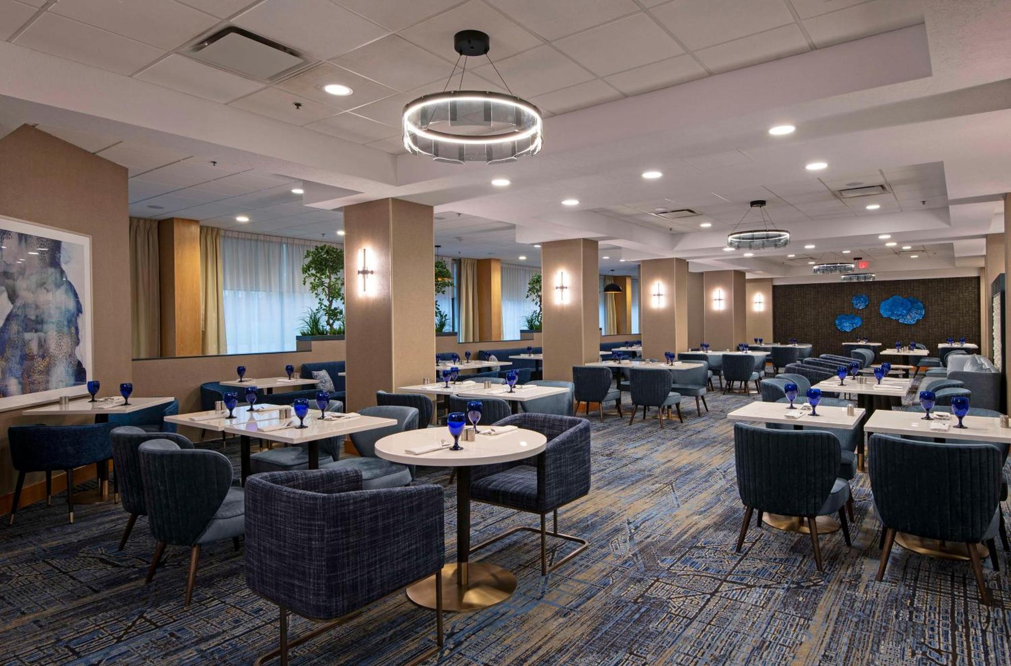 Doubletree By Hilton West Edmonton Hotel Eksteriør billede