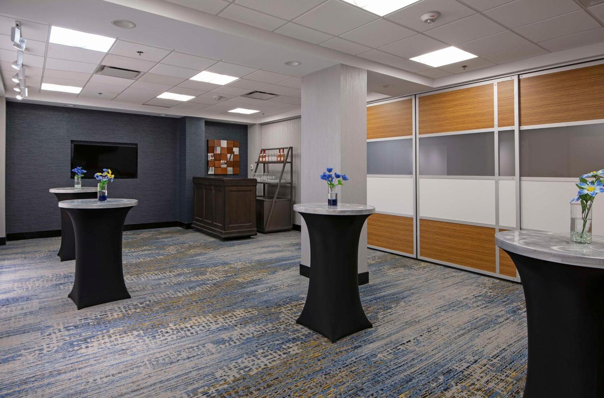 Doubletree By Hilton West Edmonton Hotel Eksteriør billede