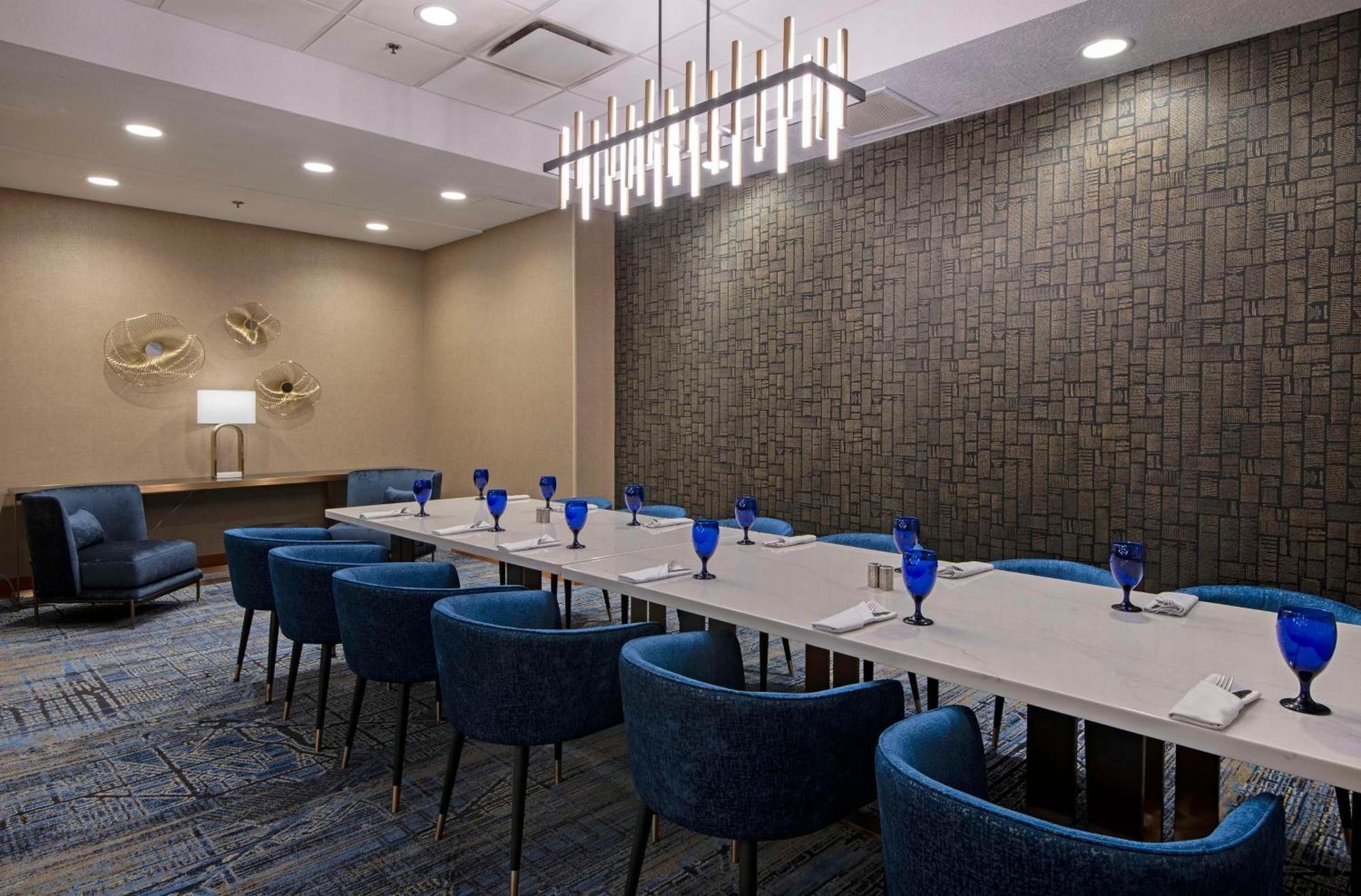 Doubletree By Hilton West Edmonton Hotel Eksteriør billede