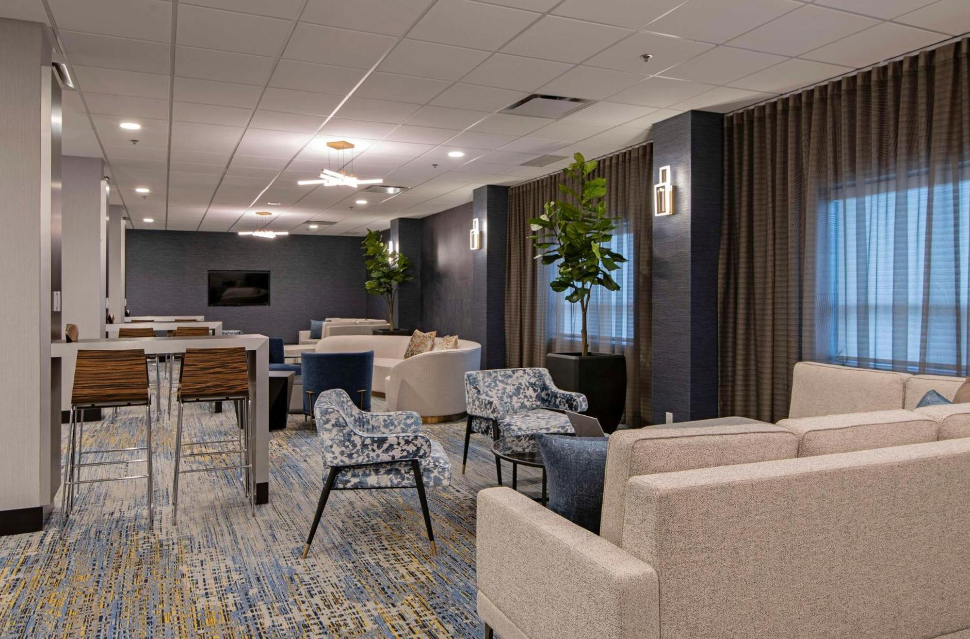 Doubletree By Hilton West Edmonton Hotel Eksteriør billede